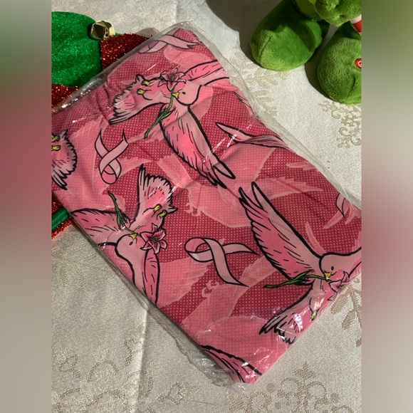 Lularoe TC Pink Breast Cancer Dove Lily Leggings - Picture 6 of 6